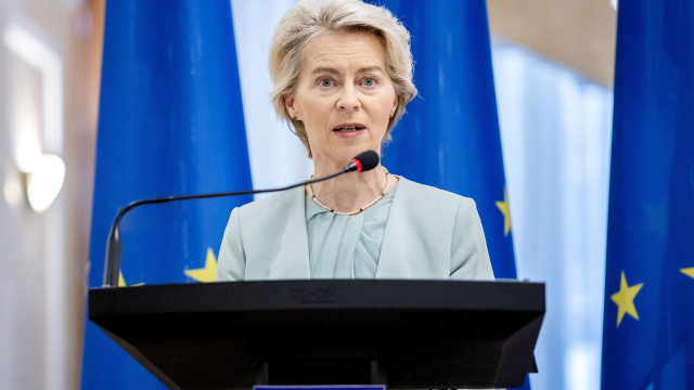 Von der Leyen: EC to propose law to increase number of deported irregular migrants